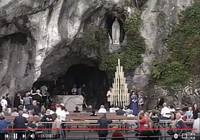 Le sanctuaire de la Grotte de Lourdes en direct